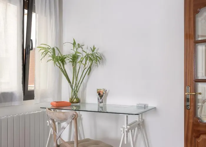 Aston Centrico Y Comodo *