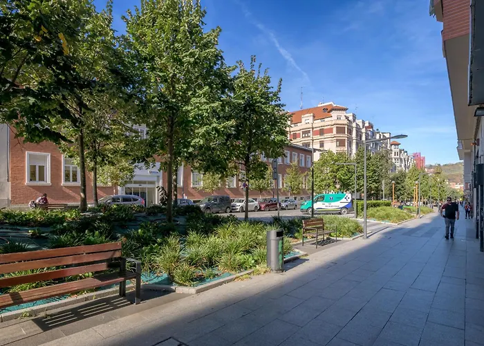 Aston Centrico Y Comodo