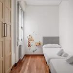 Aston Centrico Y Comodo *